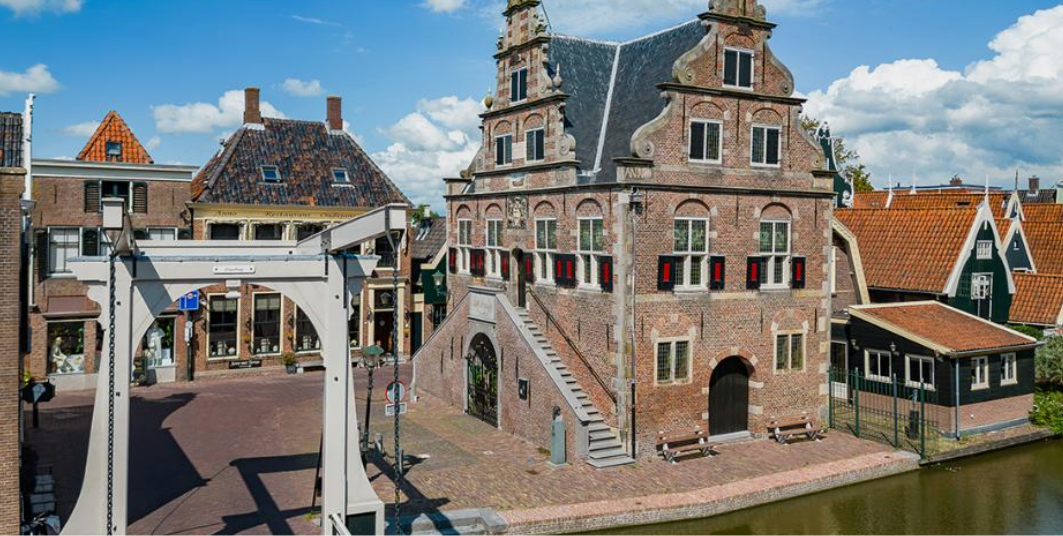 Raadhuisje in de Rijp buitenaanzicht